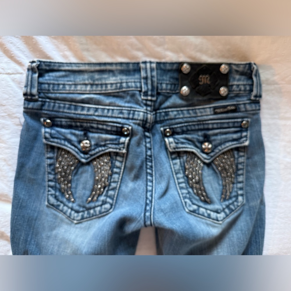 Miss Me Blue Embellished skinny Jeans with Decorative Stitching. 32 inseam